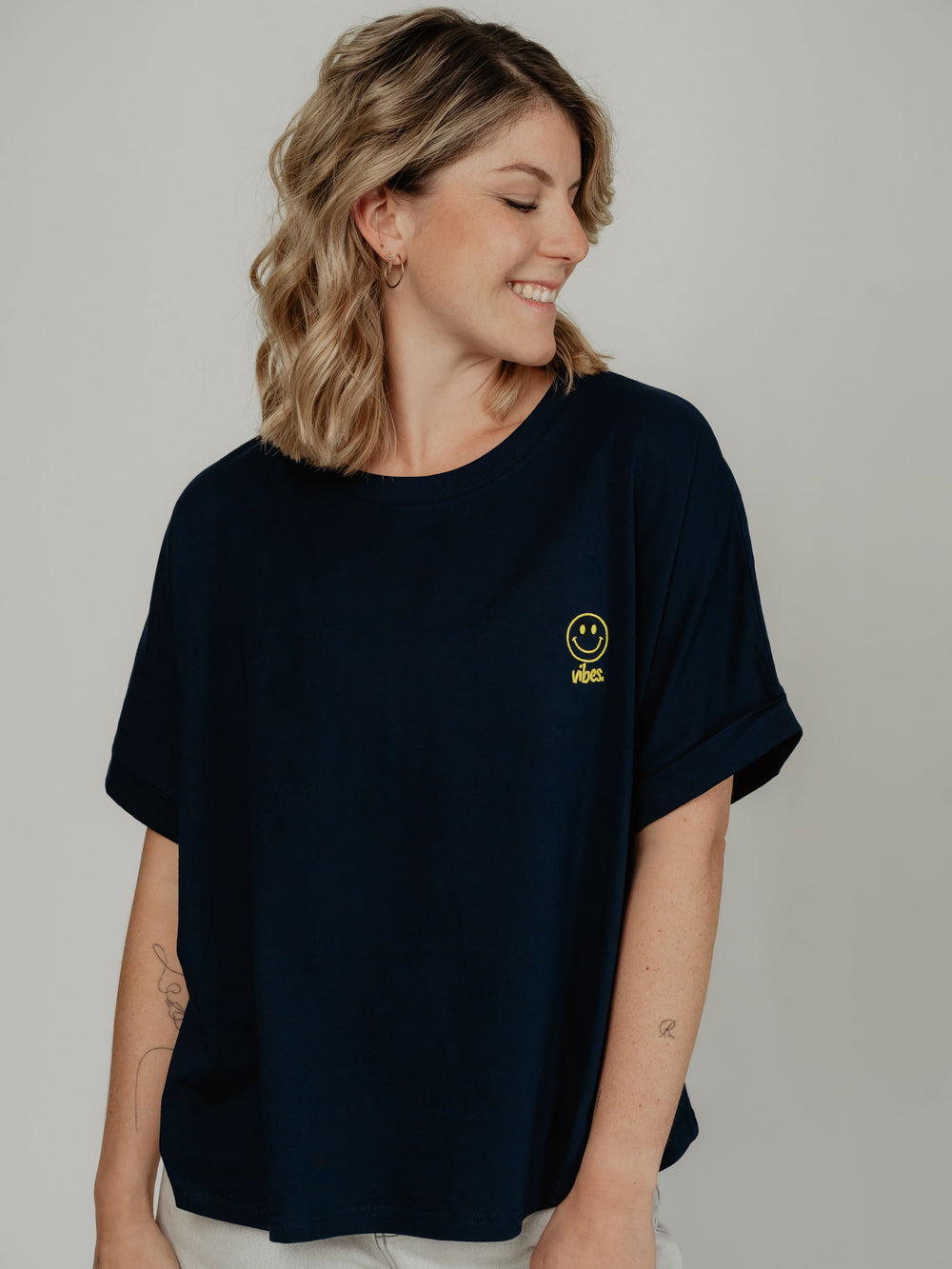 "HAPPY VIBES" T-Shirt Oversized