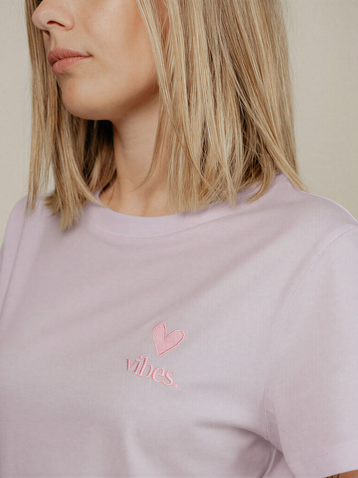 "LOVE VIBES" T-Shirt Regular
