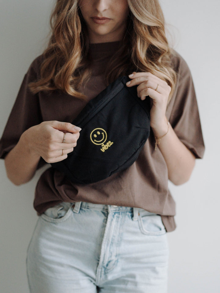 "HAPPY VIBES" CANVAS GÜRTELTASCHE